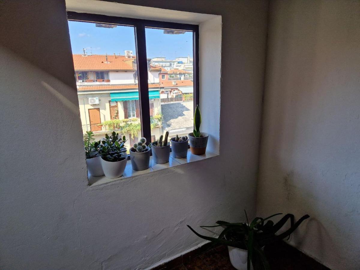 Into The World Apartment Milan Bagian luar foto