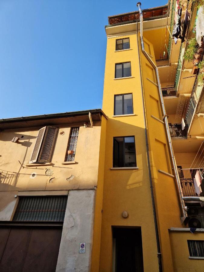 Into The World Apartment Milan Bagian luar foto